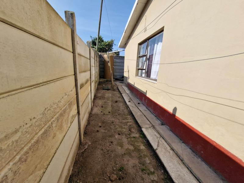 3 Bedroom Property for Sale in Pacaltsdorp Western Cape